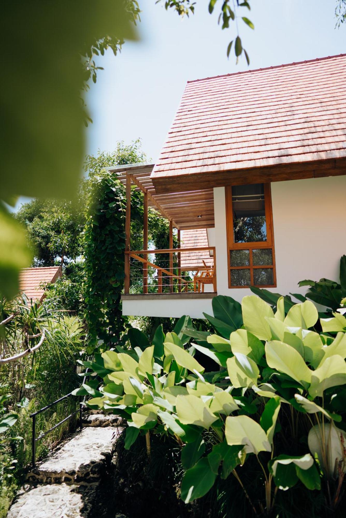 Deep Roots Dive & Yoga Resort Ped Bagian luar foto